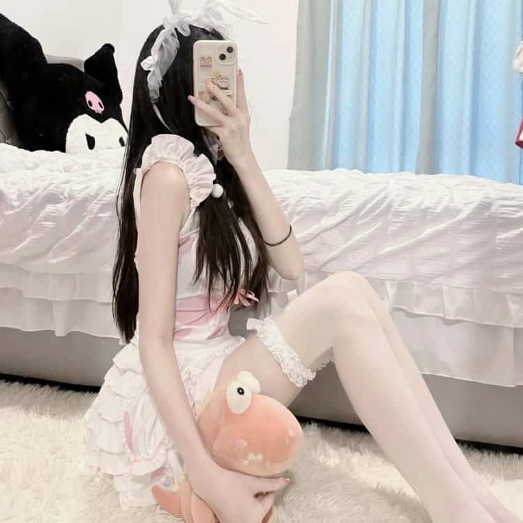 家庭温情动漫精品：亲情的力量温暖人心，家庭成员间的爱与理解构建最美好的生活画卷